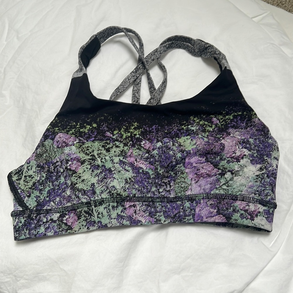 Lululemon sports bra